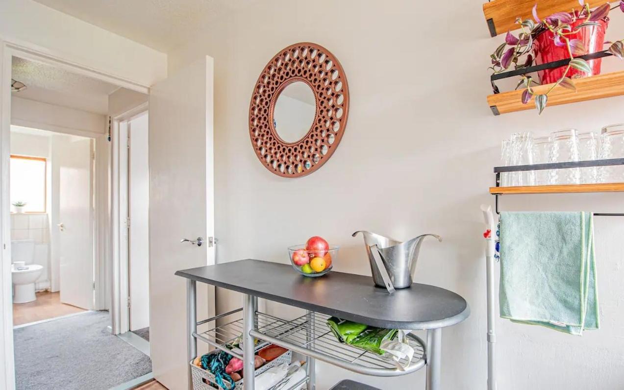 Away Near Heathrow Airport Cowley (Greater London)