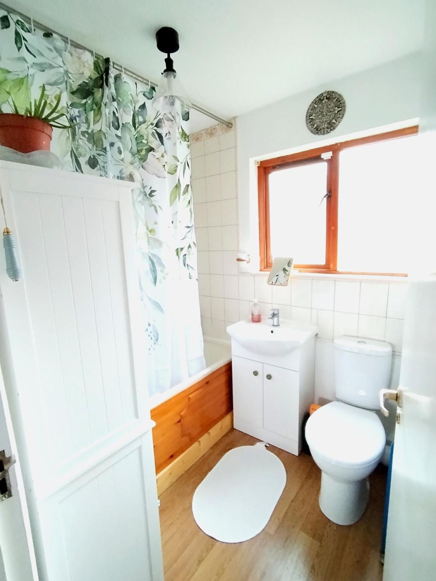 Apartment Away Near Heathrow Airport *
