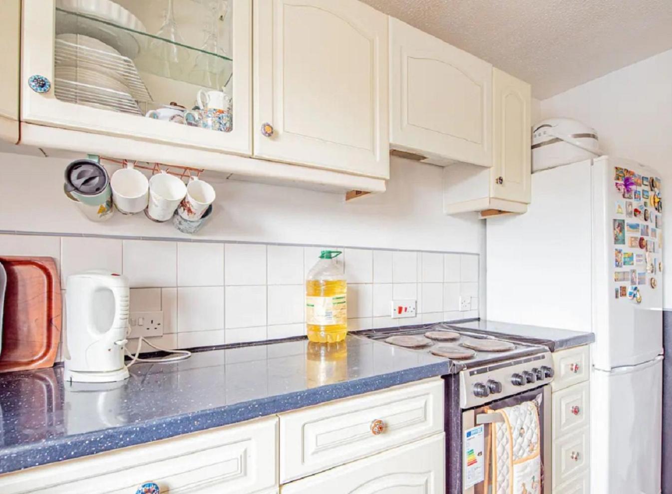 Away Near Heathrow Airport Apartment