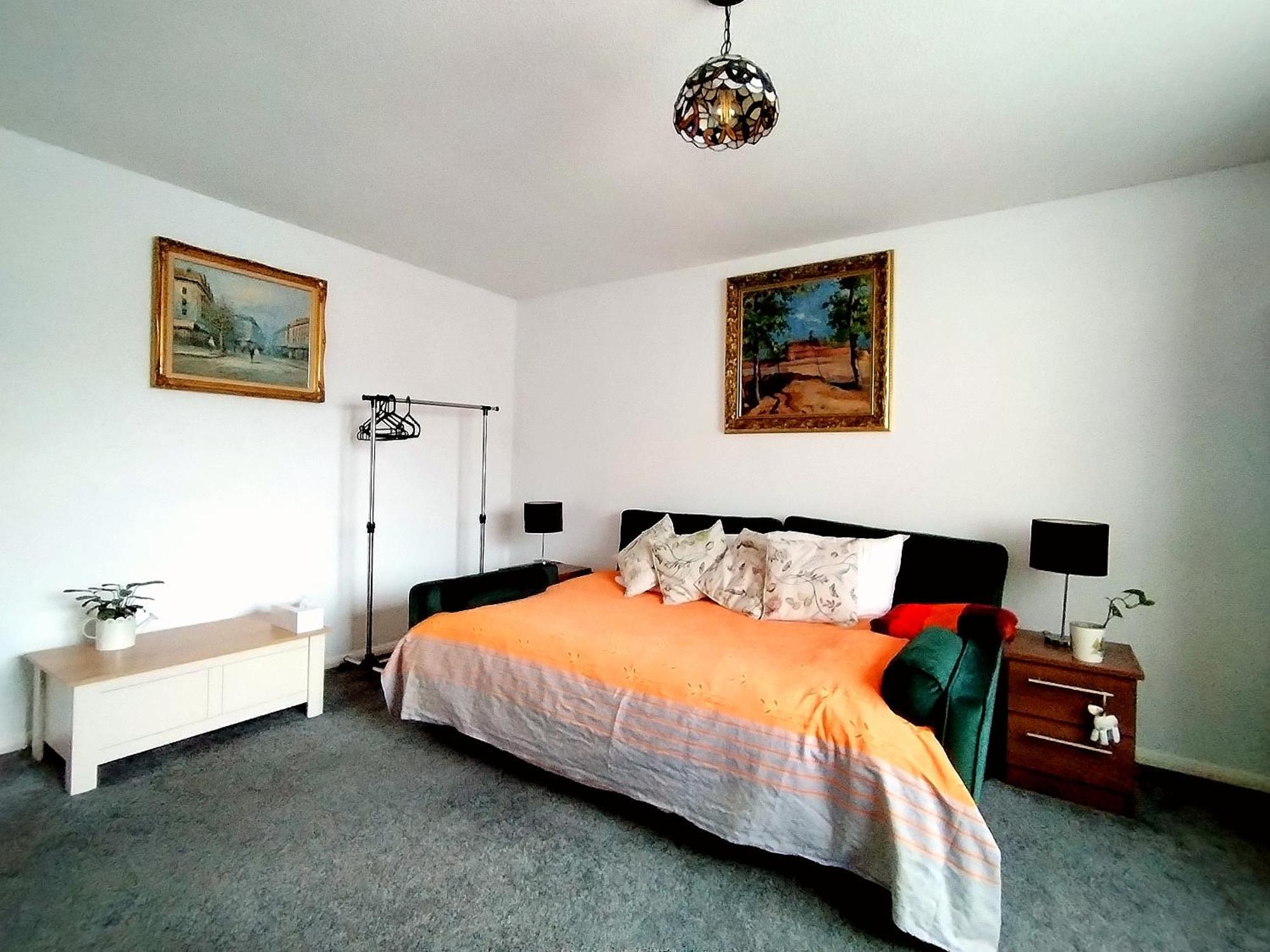 Apartment Away Near Heathrow Airport Cowley (Greater London)